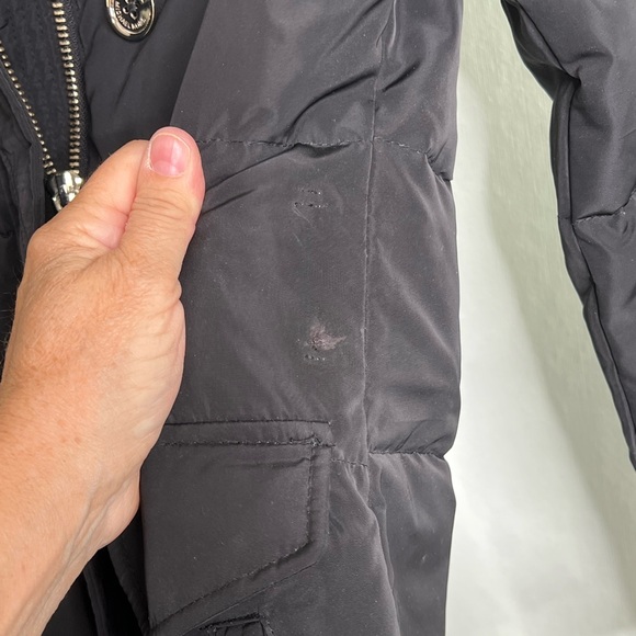 MICHAEL KORS BLACK HOODED DOWN FILLED PUFFER COAT with FLAW Sz. XS  NWT - Picture 10 of 10